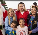 Inaugura Gobierno de Tijuana pista de patinaje sobre hielo en explanada de Palacio Municipal